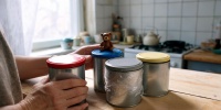 Пустые банки из-под кофе: как они помогают на кухне и в быту