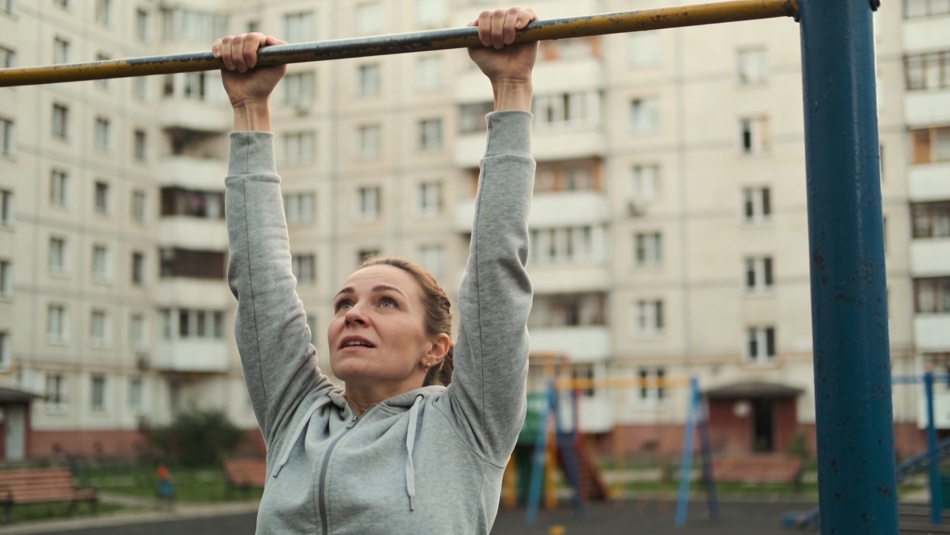 Как начать подтягиваться с нуля и не получить травму: советы и пошаговый план