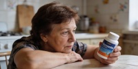 Глюкозамин может ускорять развитие деменции у людей с когнитивными нарушениями