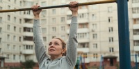 Как начать подтягиваться с нуля и не получить травму: советы и пошаговый план