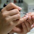 Пять оттенков лака, которые делают руки визуально моложе и ухоженнее