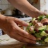 Летний салат с тунцом и фасолью: быстрый рецепт без плиты