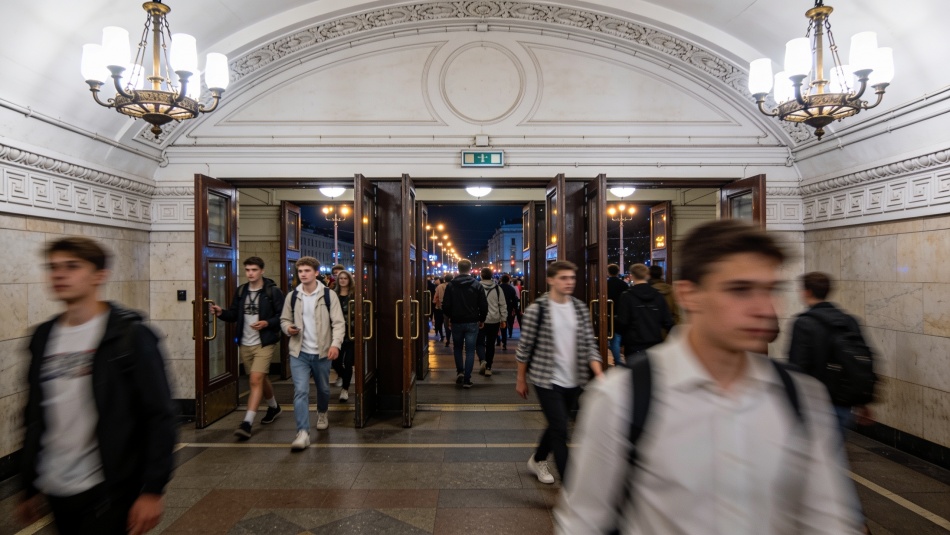 Метро Петербурга перейдет на круглосуточный режим в ночь «Алых парусов»