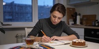 Чем заняться дома в дождливый вечер: идеи для творческого отдыха