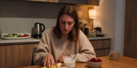 Что можно есть на ночь: продукты для спокойного сна без набора веса