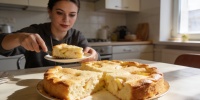 Сливочный манник с яблоками: быстрый рецепт для уютного чаепития