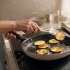 Молодые кабачки на сковороде: быстрый рецепт летней закуски