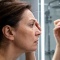 Межбровная морщина: как меняется лицо и что помогает уменьшить залом