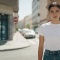 Белая футболка стала главным акцентом лета: как звезды меняют привычный стиль