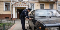 Парковка во дворах Петербурга: новые штрафы и строгие запреты