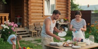 Дачный этикет: как вести себя в гостях, чтобы не испортить отношения