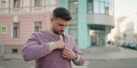 Пастельные оттенки в мужской моде: как бренды меняют привычные правила сезона
