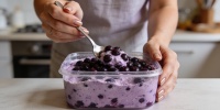 Черная смородина без варки: как сохранить вкус и витамины с помощью мусса