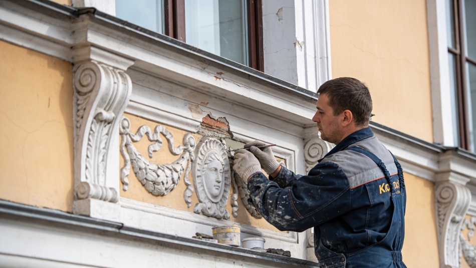 В Петербурге восстановили редкие элементы XIX века на фасаде дома