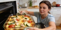 Летний ужин без хлопот: кабачки и курица в духовке за 40 минут