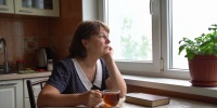 Почему с возрастом люди предпочитают тишину и близкий круг общения