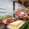 Россияне массово замораживают продукты дома из-за скачка цен и перебоев