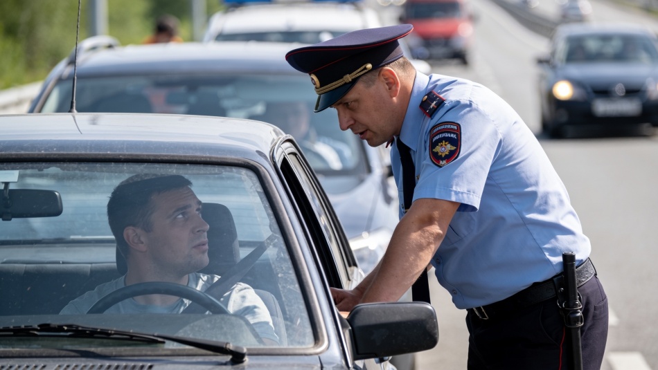 Что делать, если инспектор ГАИ требует ключи от машины для погони
