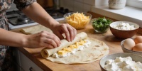 Ленивые пирожки из лаваша с сыром и творогом: быстрый рецепт для занятых