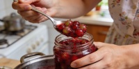 Варенье из красного крыжовника: рецепт с целыми ягодами и густым сиропом