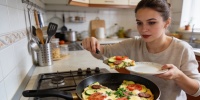 Кабачковый омлет без муки: быстрый рецепт для ужина и завтрака на весь сезон