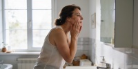 Шесть привычек, которые ускоряют старение кожи: советы косметолога