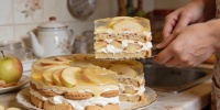Шарлотка без выпечки с яблоками и заварным кремом: рецепт для домашних десертов