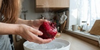 Свекла за 8 минут: быстрый способ сохранить цвет и вкус без запаха