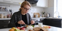 Диетолог назвала продукты для идеального завтрака и объяснила, что исключить