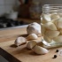 Малосольный чеснок без уксуса: быстрый рецепт для свежих закусок и супов