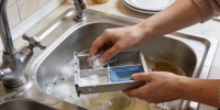 Как быстро очистить лоток стиральной машины без лишних усилий
