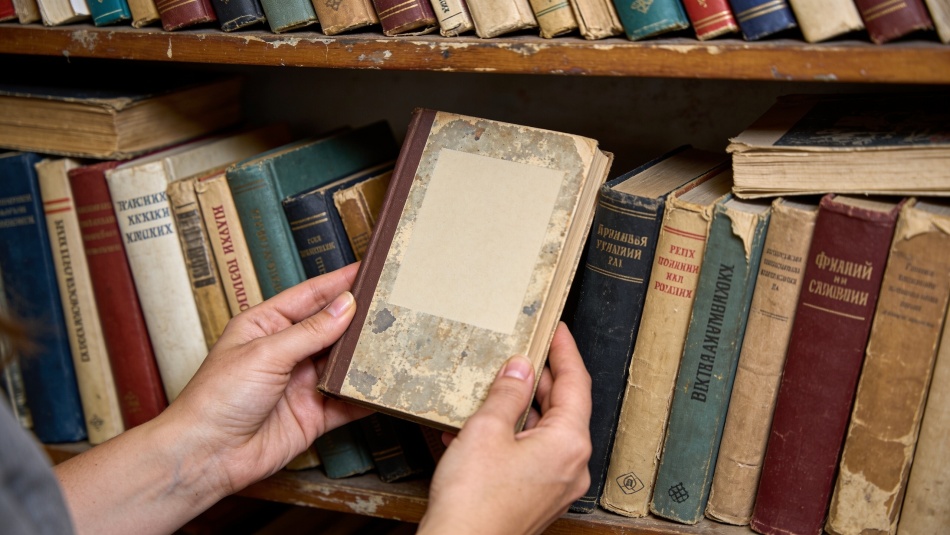 Редкие советские книги на полках могут стоить миллионы рублей сегодня