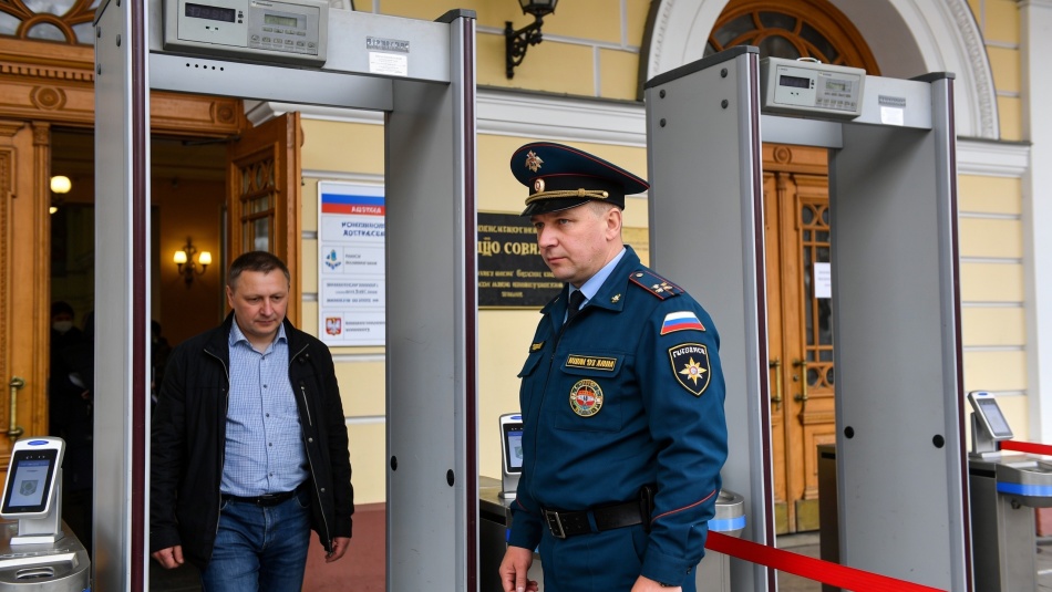 В Петербурге усилили меры безопасности на избирательных участках