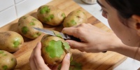 Что делать с позеленевшей картошкой: советы врачей и реальные риски