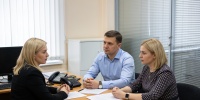 В Петербурге открыли горячую линию для селлеров после атак на склады