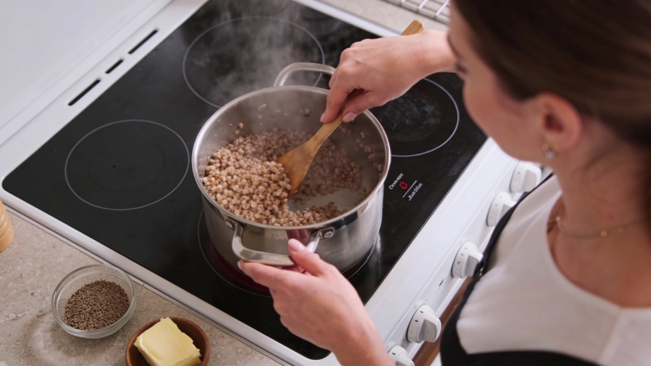Одна специя меняет вкус гречки: как сделать кашу ароматной и рассыпчатой