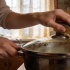 Как вернуть стеклянным крышкам прозрачность: проверенный способ для кухни