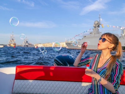 Фото Экскурсия Прогулка на катере «Стремительный» по парадной Неве (маршрут № 1) Фото Экскурсия Прогулка на катере «Стремительный» по парадной Неве (маршрут № 1)