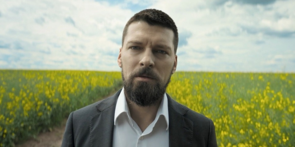 Даниил Страхов: как актер преодолел кризисы и сохранил семью