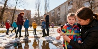Как выбрать верхнюю одежду для ребенка: советы и нюансы сезона