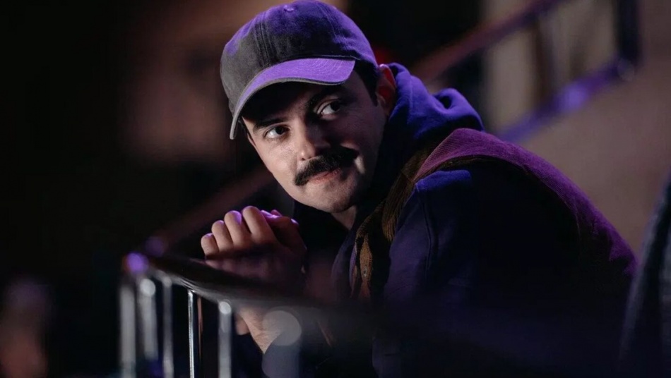 Антон Лапенко стал тренером хоккейного клуба в сериале «Седьмой игрок»