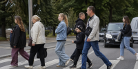 Прокуратура требует новый пешеходный переход у вуза на Банковском переулке