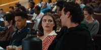 19-летняя Элла Брайт покоряет Голливуд в сериале «Вне кампуса» на Prime Video