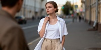 Рубашка с коротким рукавом стала главным символом весны и лета 2026 года