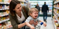 Как родителям справиться с детской истерикой в общественных местах