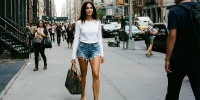 Дуа Липа вывела джинсовые шорты на новый уровень в Нью-Йорке