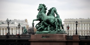 От Сироткина на крыше до морского фестиваля: что интересного происходит в Петербурге 