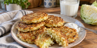 Капустные оладьи готовятся из простых продуктов и подходят для ужина