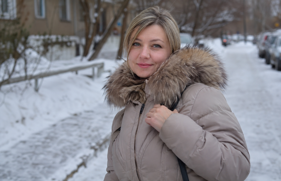 Куртка с меховой отделкой становится главным акцентом зимнего гардероба