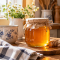 Кислый запах меда может означать, что продукт начал бродить